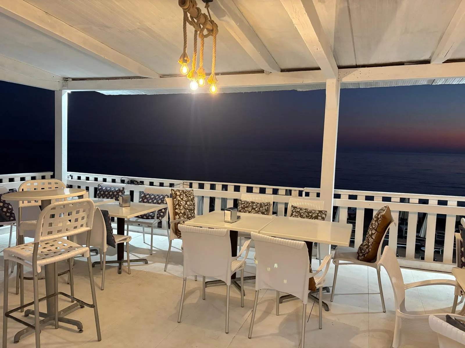 Cena in terrazza sul mare, Frontemare Beach — Marina di Camerota
